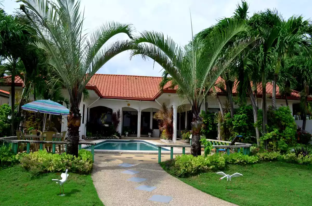Beach Front House For Sale at 25M  - photo 5