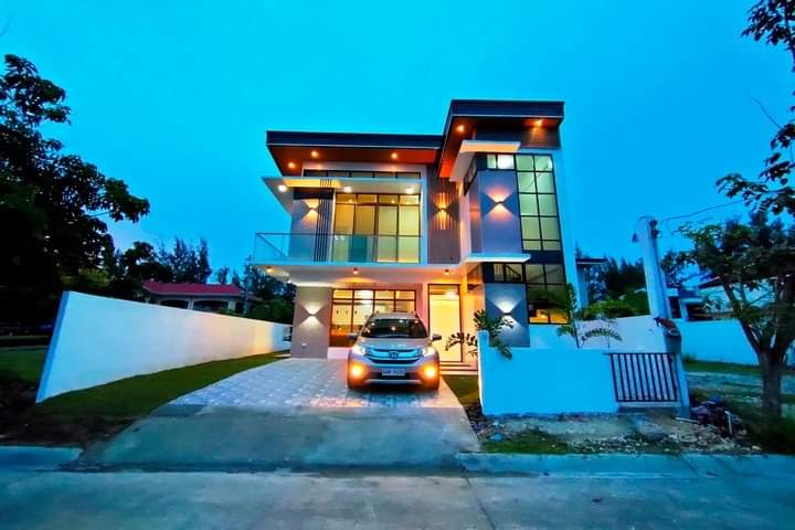 Open photo 19 of 21 — HOUSE AND LOT
