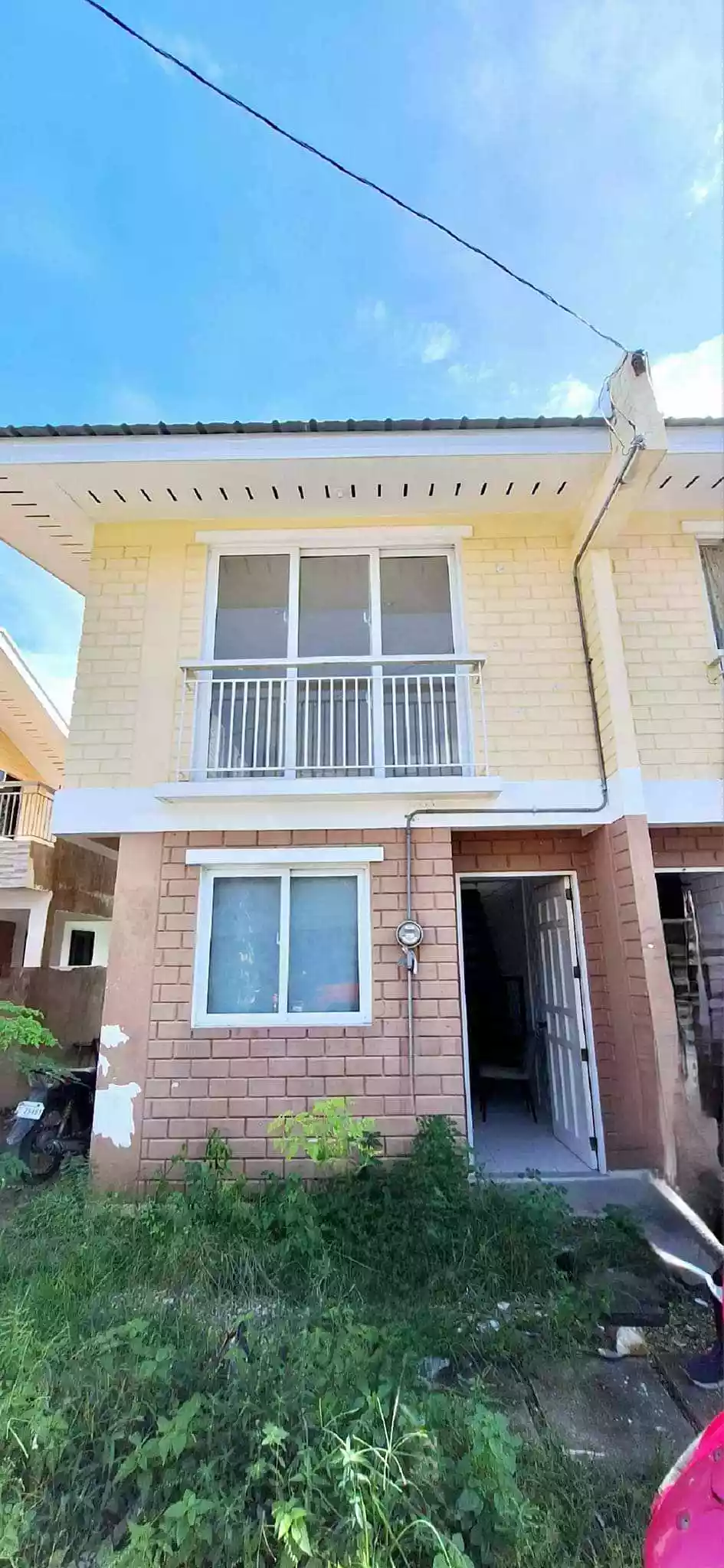 TWO-STOREY TOWNHOUSE FOR RENT - photo 2