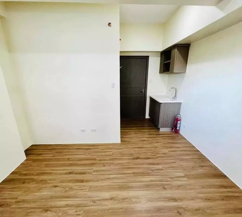 Northwoods Place - Studio w/ Parking — Penthouse — Photo 7