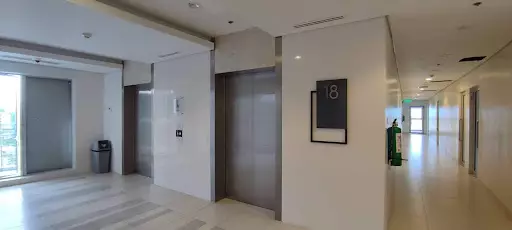FOR SALE/ RENT OFFICE SPACE IN LATITUDE TOWER INSIDE AYALA BUSINESS CENTER — Office in Cebu City, Cebu, Philippines — Photo 5