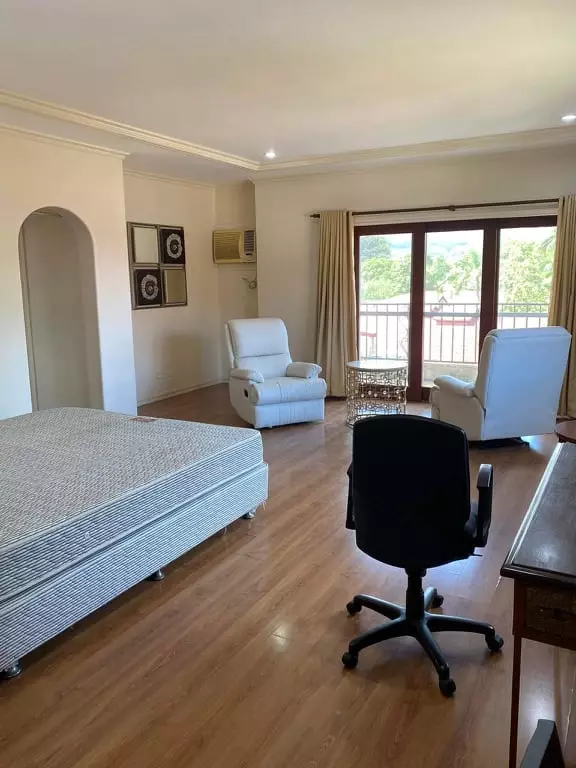 Open photo 11 of 18 — VILLA TERRACE MANDAUE 3-BR CORNER HOUSE FOR RENT   