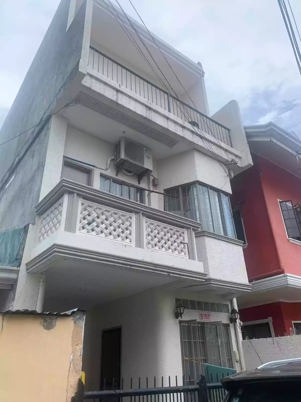 3 -story house and lot - photo 2