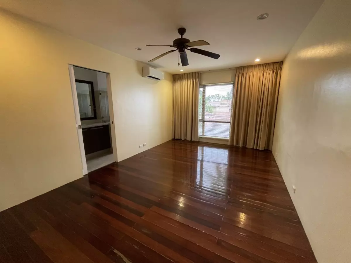 Beachfront Two- Bedroom Condo Unit in Mactan - photo 7