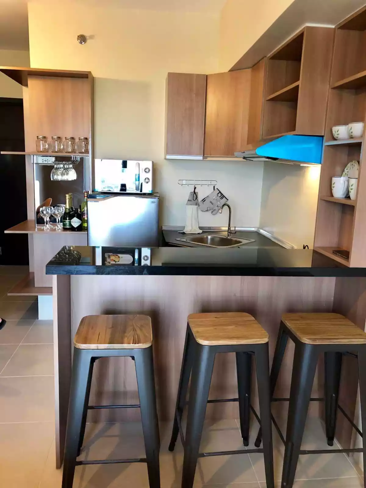 Fully Furnished Avida Riala ST for Sale! - photo 6