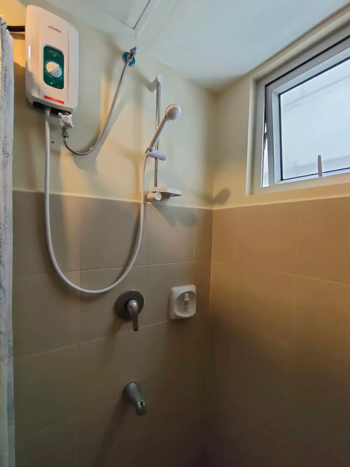 Furnished 1Br corner Unit on 28th Floor — 1 Bedroom in Lahug, Cebu City, Cebu — Photo 6
