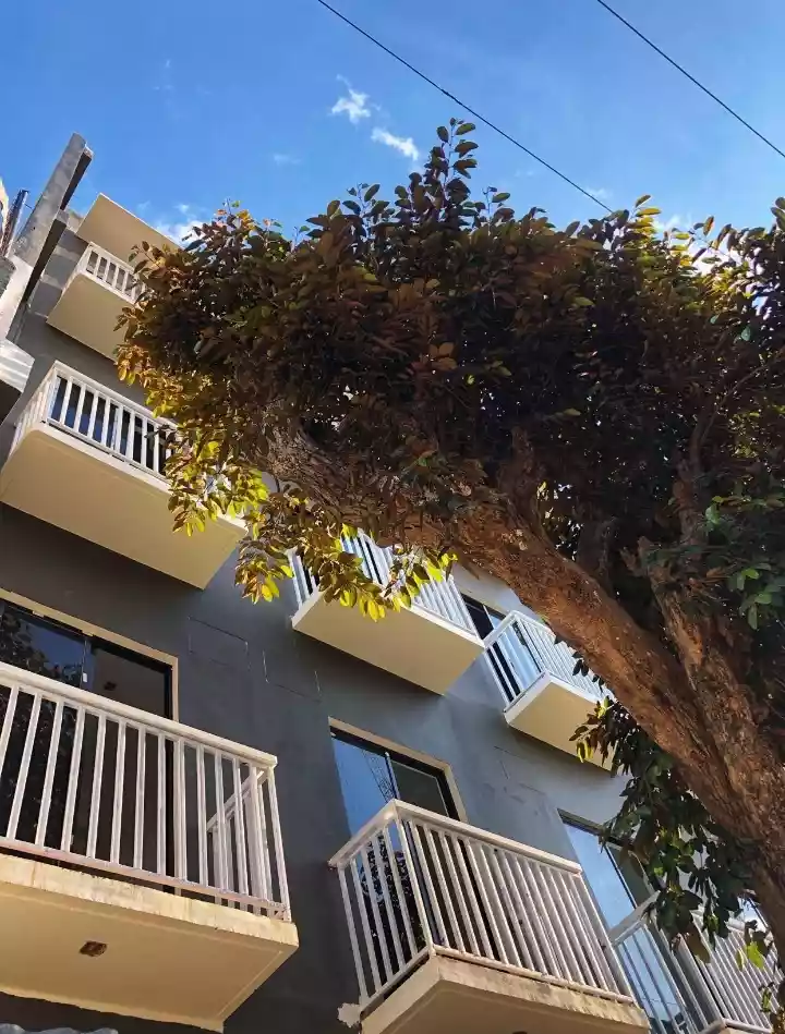 4 STOREY BUILDING WITH 28 STUDIO UNITS