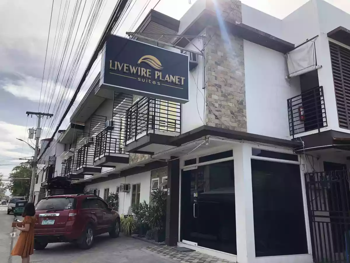 COMMERCIAL LOT with HOTEL BUILDING FOR SALE — Hotel in General Santos City, South Cotabato, Philippines — Photo 4