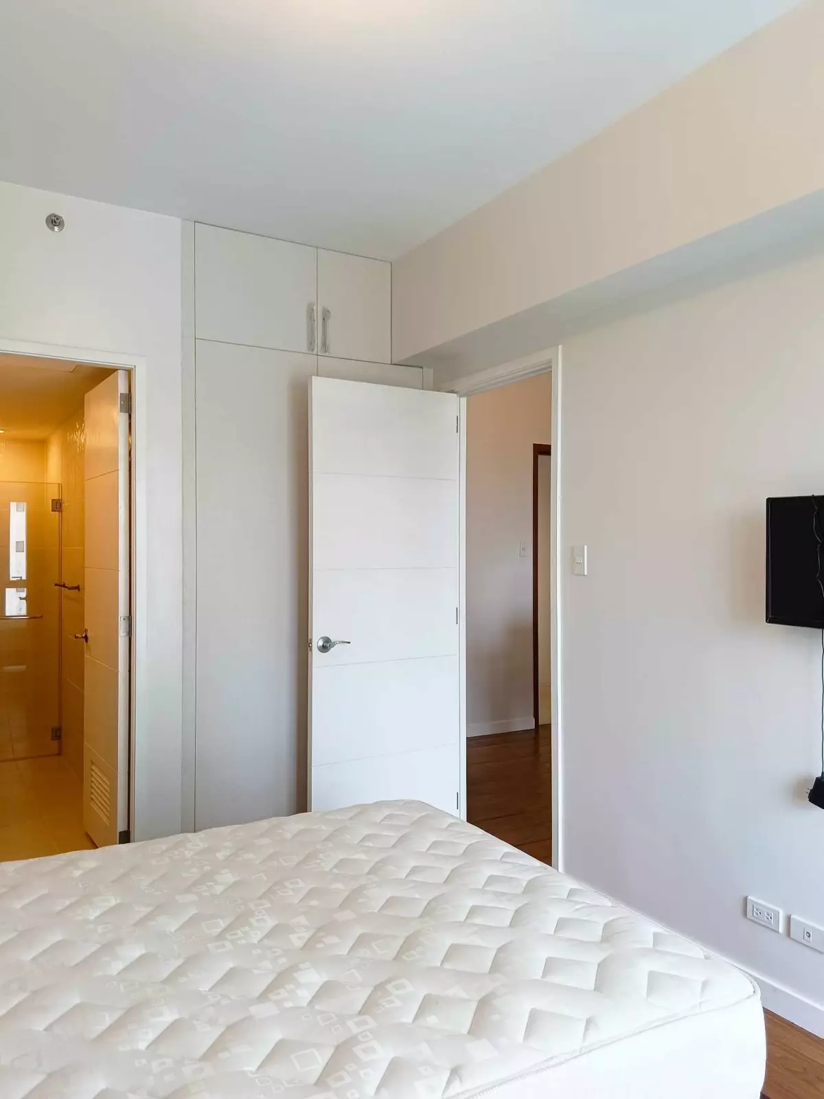 Open photo 15 of 16 — Fully Furnished 1BR Condo Unit 47sqm with Parking at Marco Polo Residences, Cebu City
