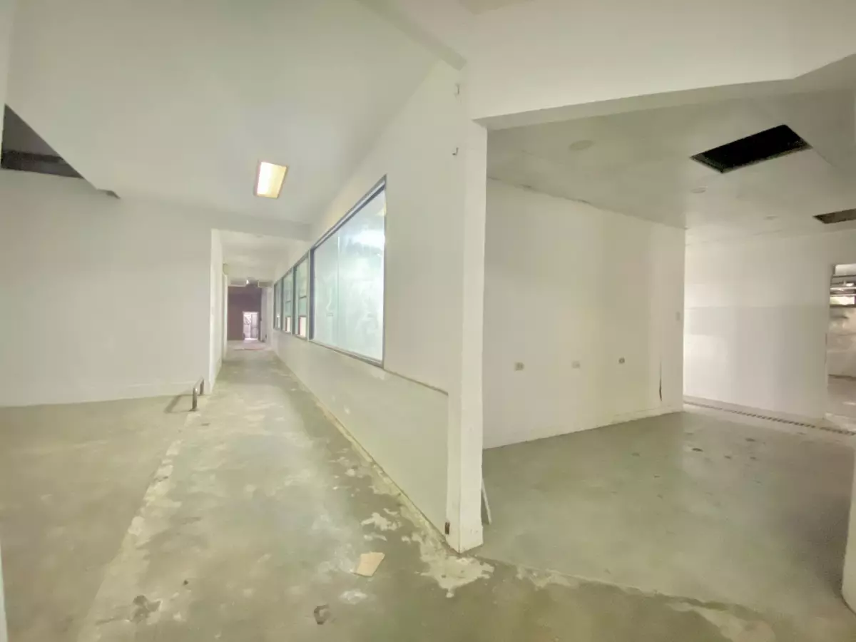 WAREHOUSE with Office FOR LEASE in Makati   - photo 2