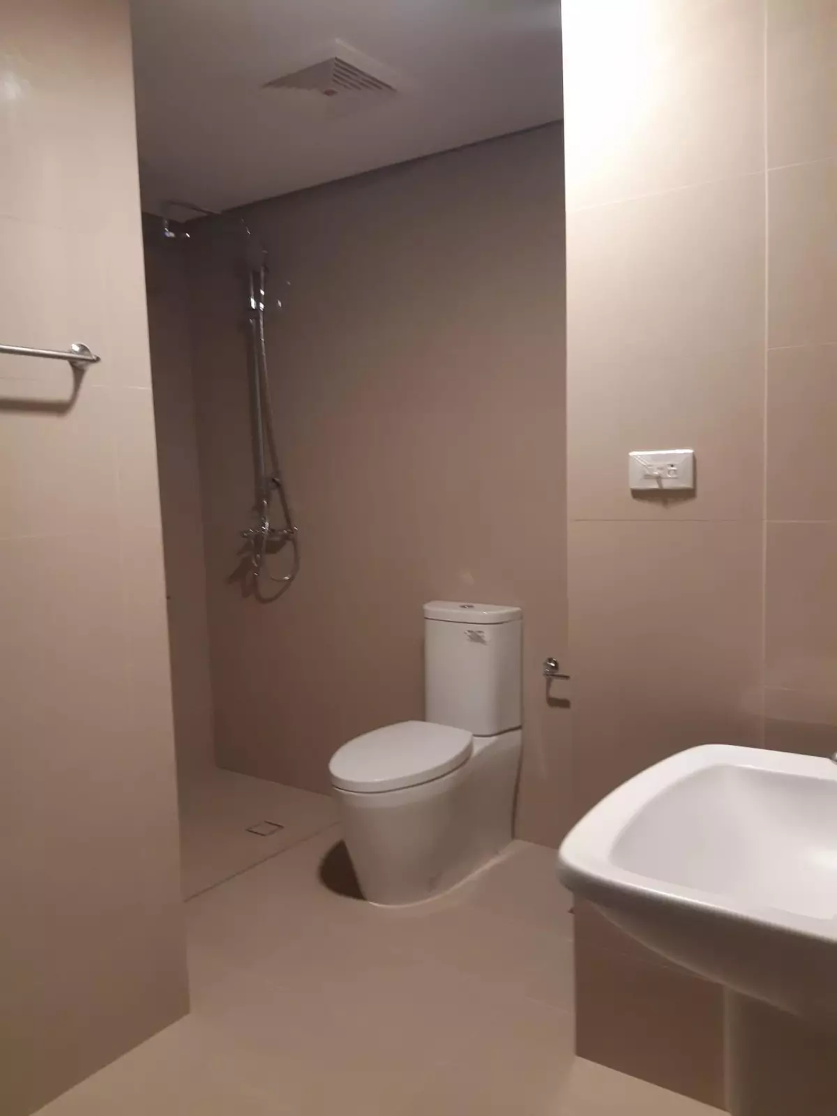 FOR SALE/ASSUME 1-BR UNIT CITY VIEW - photo 6