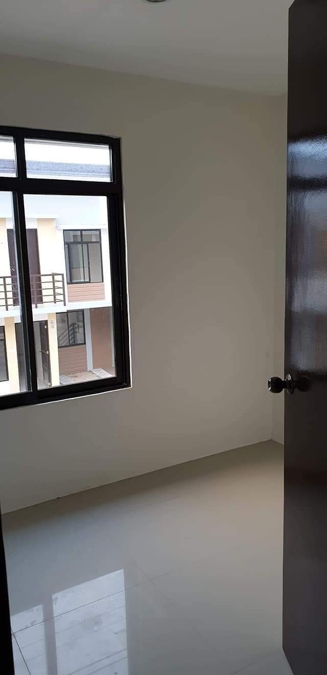 3BR TOWNHOUSE @ LINAO, TALISAY - photo 4