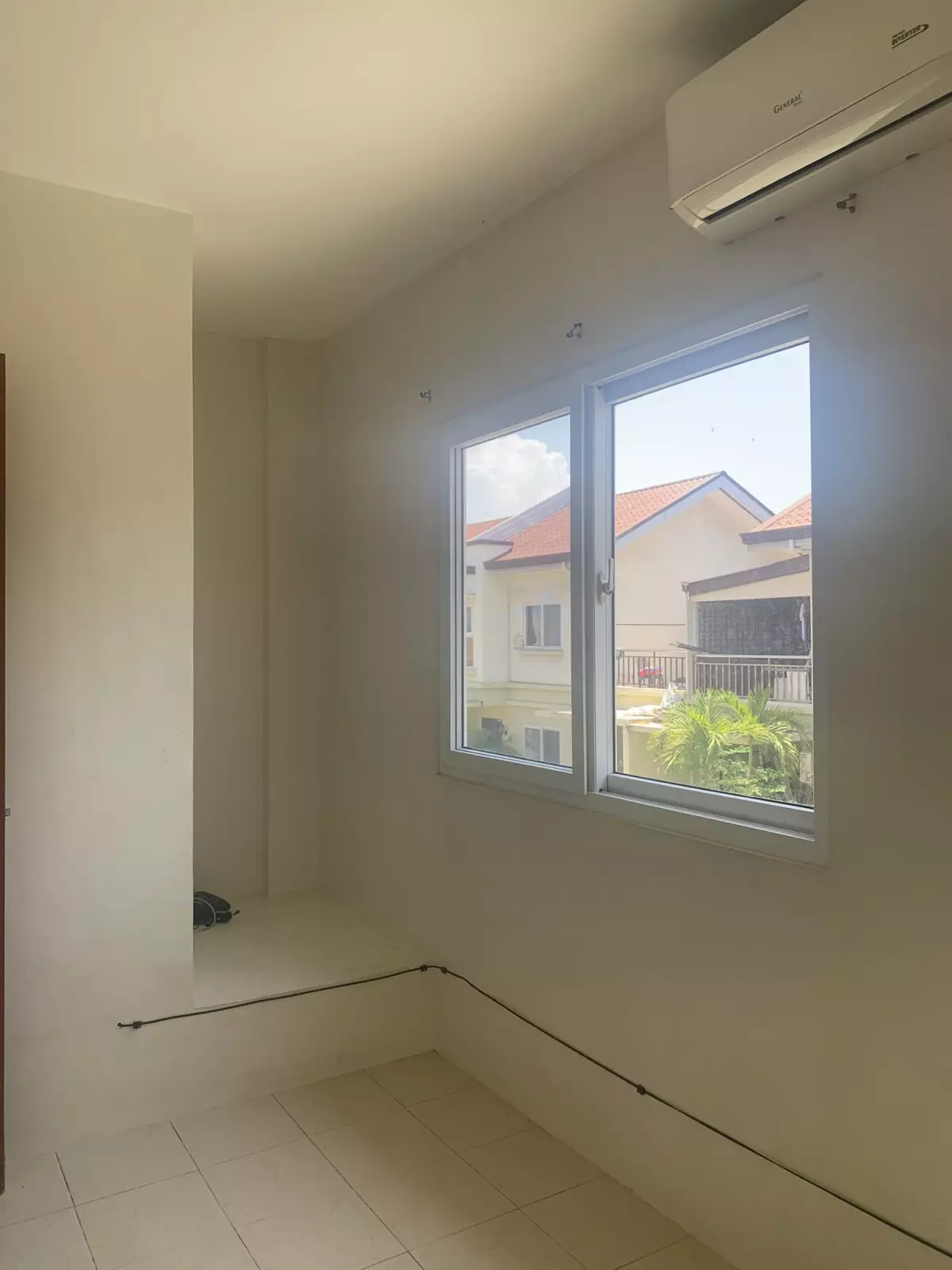Open photo 16 of 17 — 3 Bedroom Duplex Unit for rent