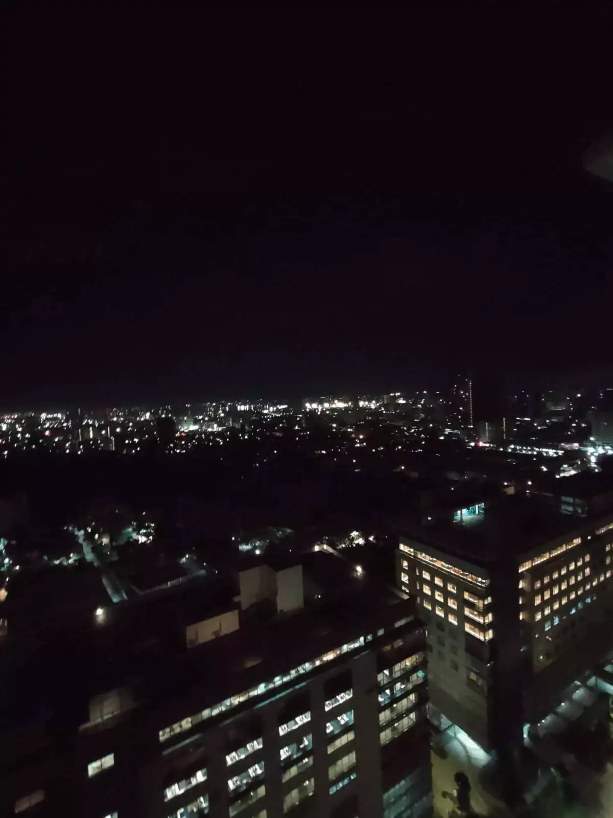 Furnished 1Br corner Unit on 28th Floor — 1 Bedroom in Lahug, Cebu City, Cebu — Photo 3