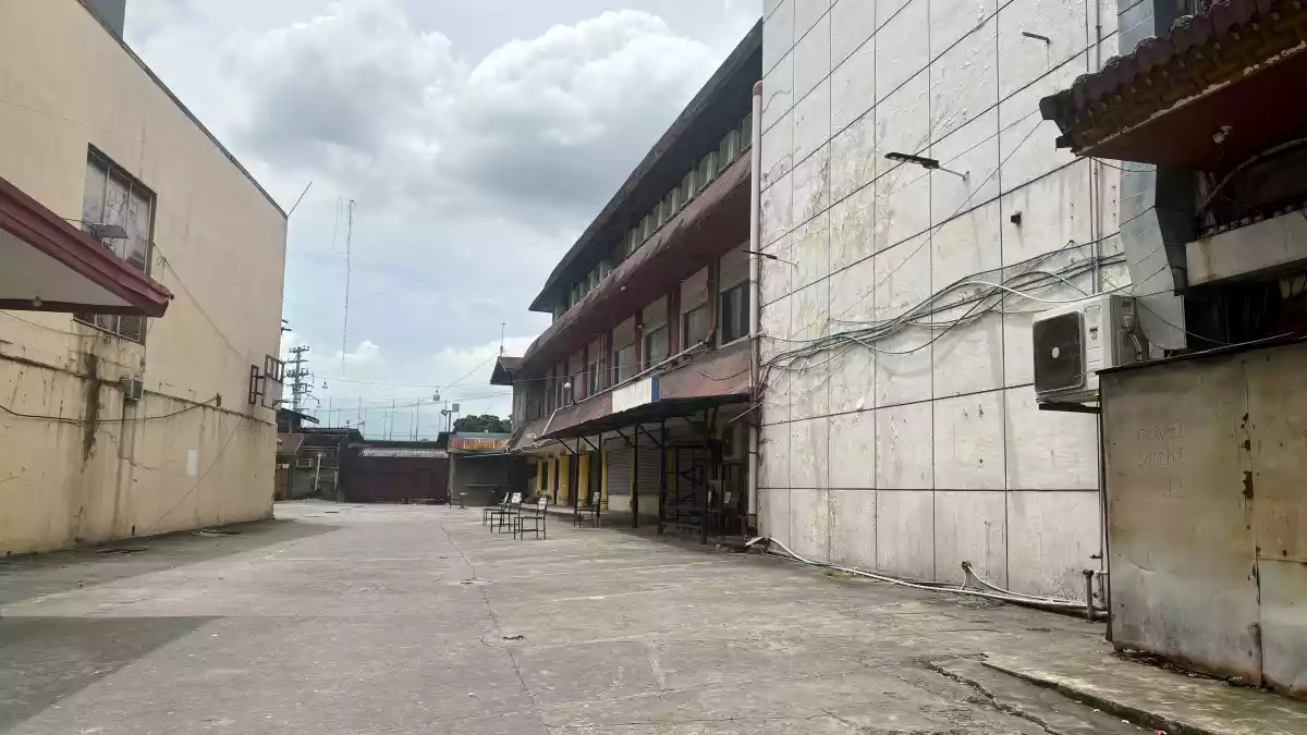 3-Storey Commercial Building on 3,410 sqm Lot | Balibago Angeles City MacArthur Hwy — Building in Angeles, Pampanga, Philippines — Photo 3