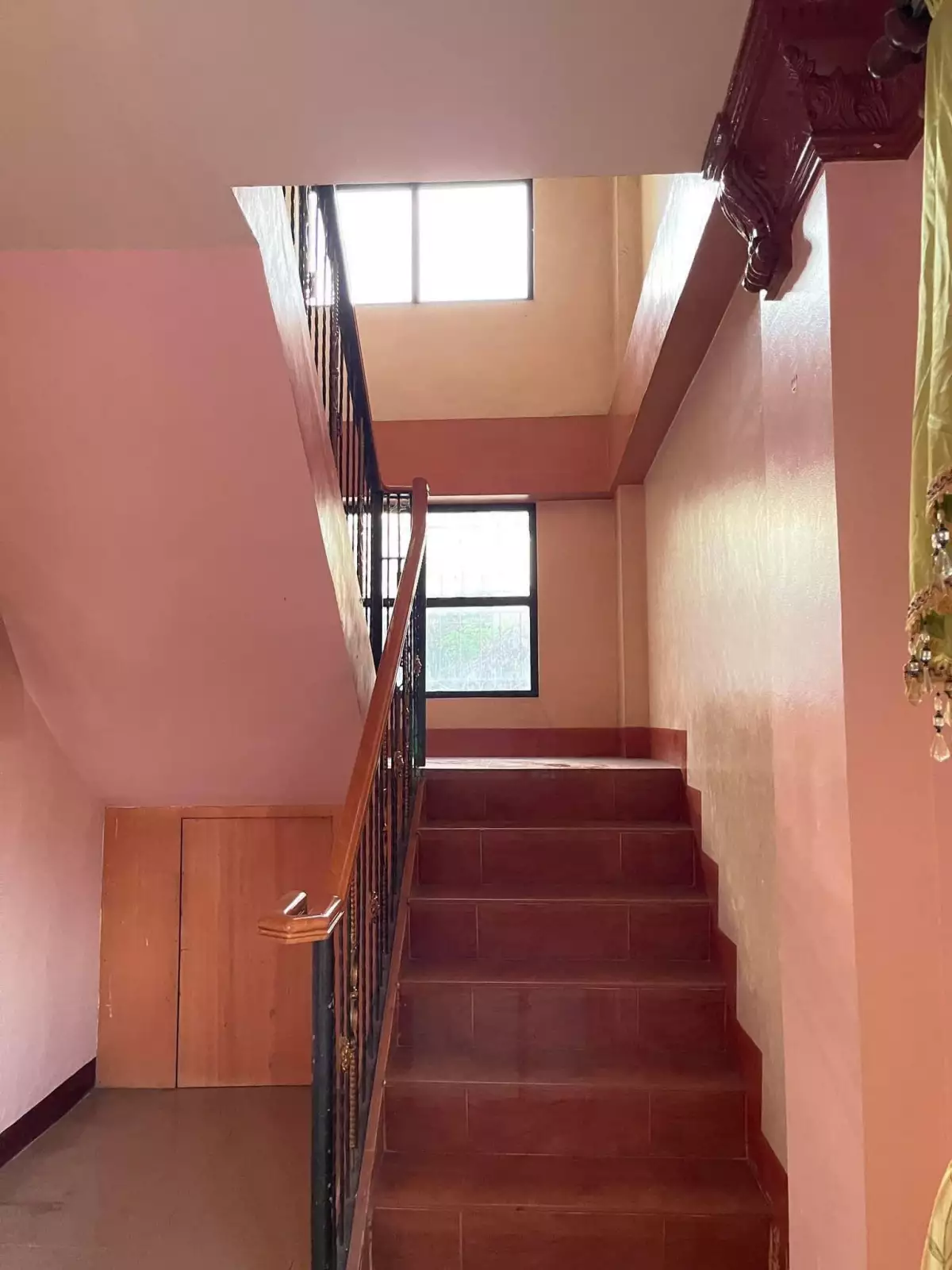 5 BEDROOM HOUSE AND LOT  - photo 5