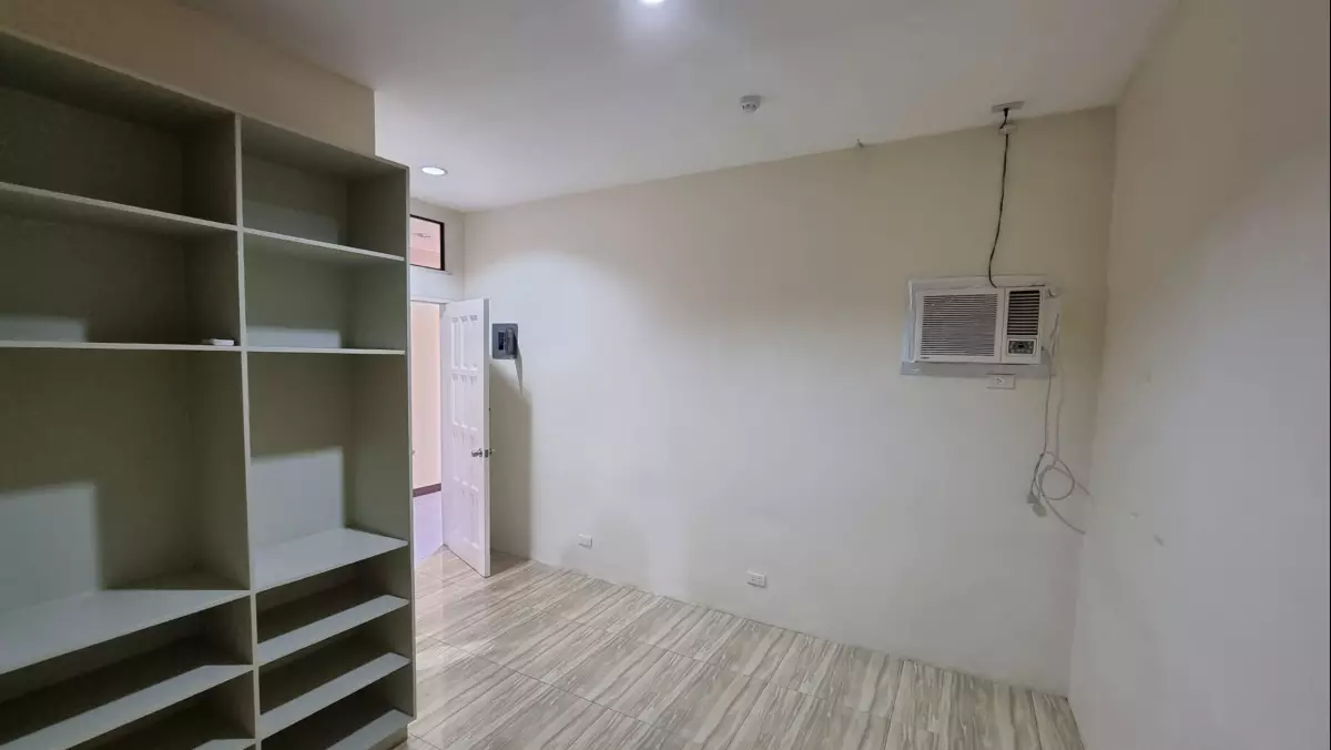 Pad for Rent - photo 3