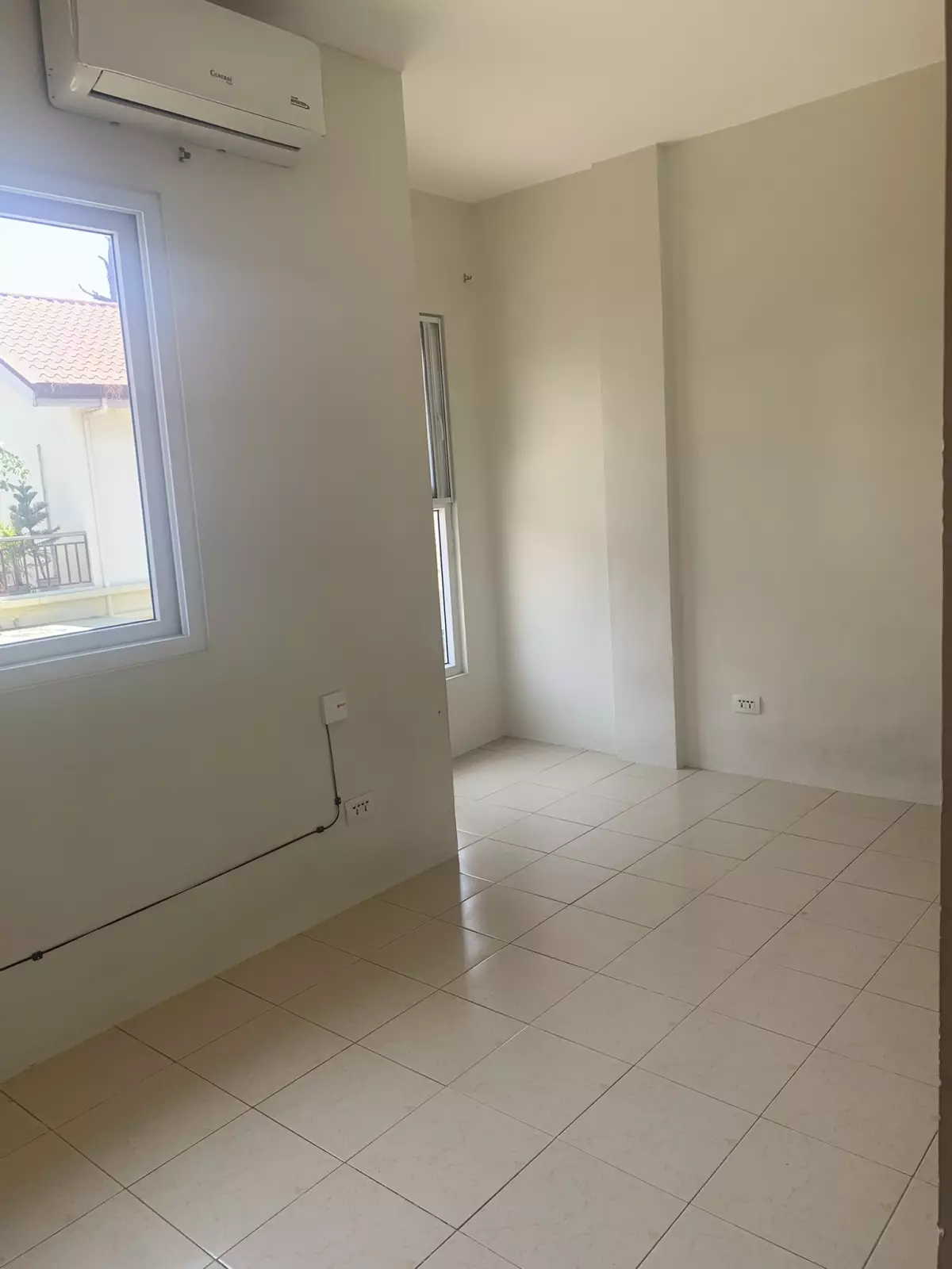 Open photo 15 of 17 — 3 Bedroom Duplex Unit for rent