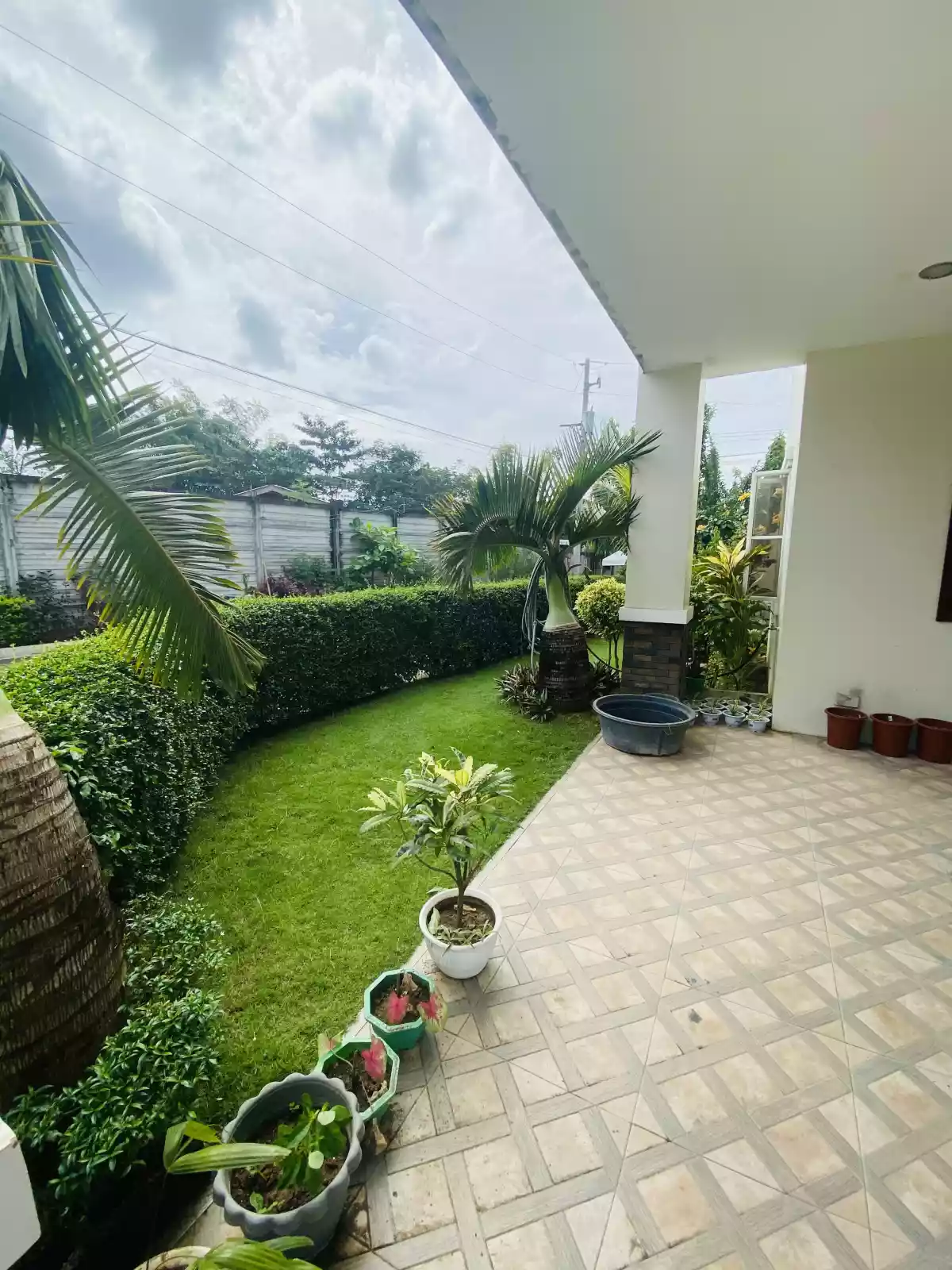 Single - Detached Corner Unit House & Lot  - photo 4