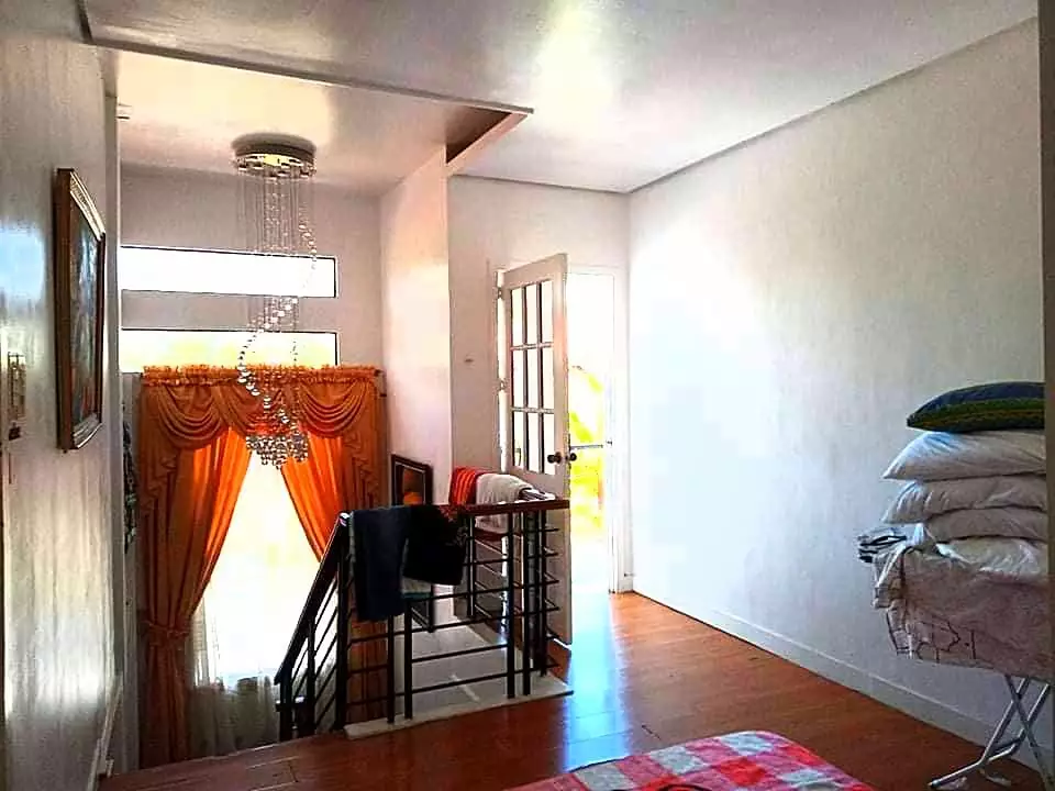 RUSH!! RUSH!!! RUSH!!! Spacious  corner house and lot with swimming pool!! — House and Lot in Burgos Avenue, Bacolod, Negros Occidental — Photo 5