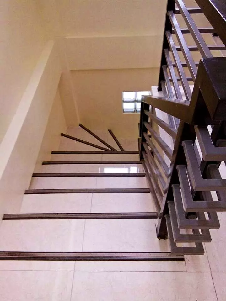 House & lot - photo 5