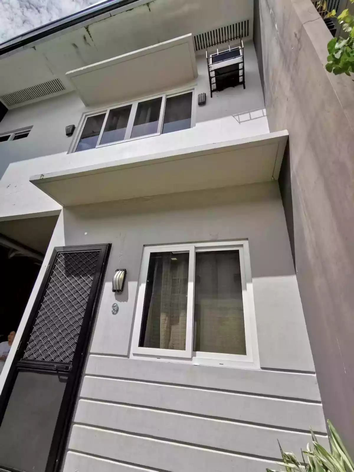 Fully Furnished Townhouse inside Subdivision near Mactan Newtown for Sale — Townhouse in Maribago, Lapu-Lapu City, Cebu — Photo 5