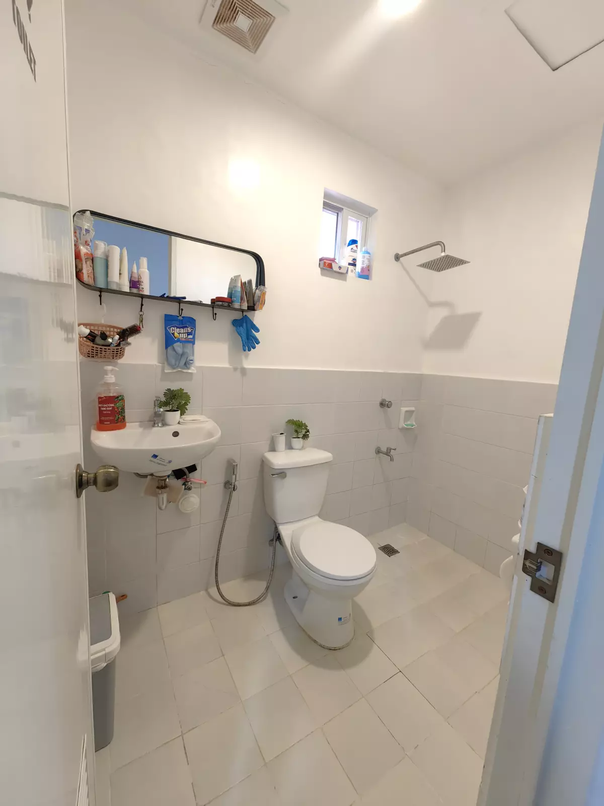 Open photo 11 of 13 — SINGLE ATTACHED-HOUSE AND LOT FOR SALE IN AZIENDA GENOVA
