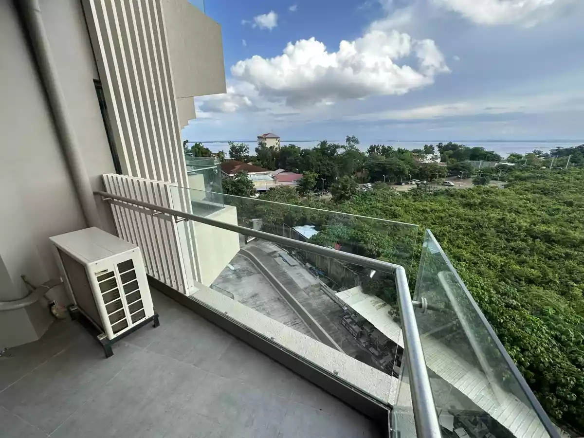Open photo 11 of 13 — FOR SALE/RENT