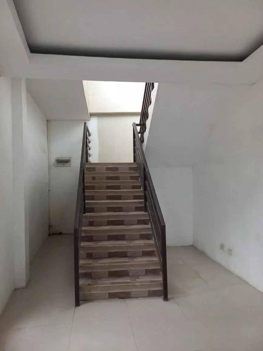 Open photo 12 of 14 — STAFF HOUSE / APARTMENT BUILDING