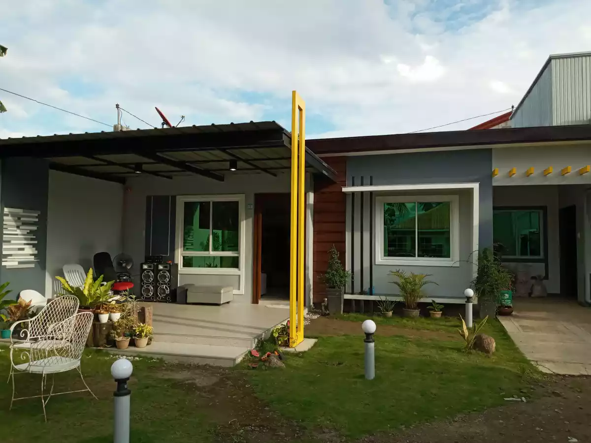 HOUSE with OFFICE  & WAREHOUSE - photo 4