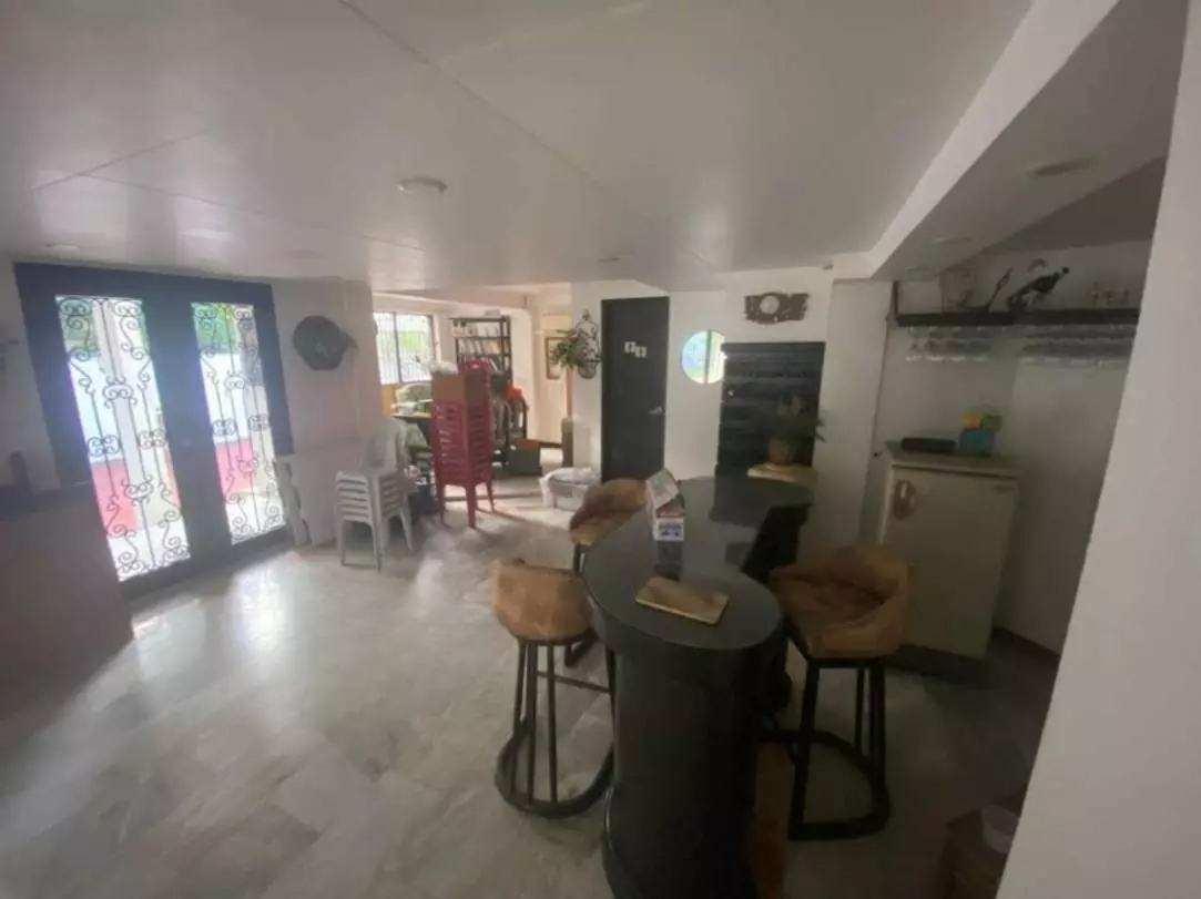 For Sale: 5BR House and Lot near Ladislawa Garden Village – Commercial Potential - photo 4