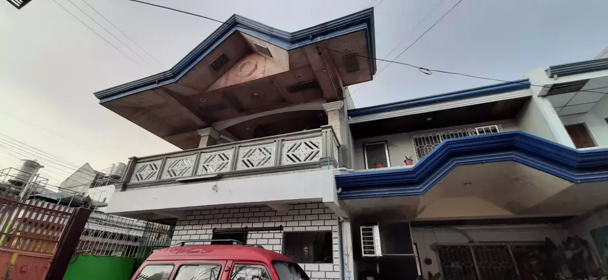 5 DOOR 2 STOREY APARTMENT in ILIGAN CITY near MSU-IIT ILIGAN, JOLLIBEE, MERCURY and ALL COMMERCIAL ESTABLISHMENTS