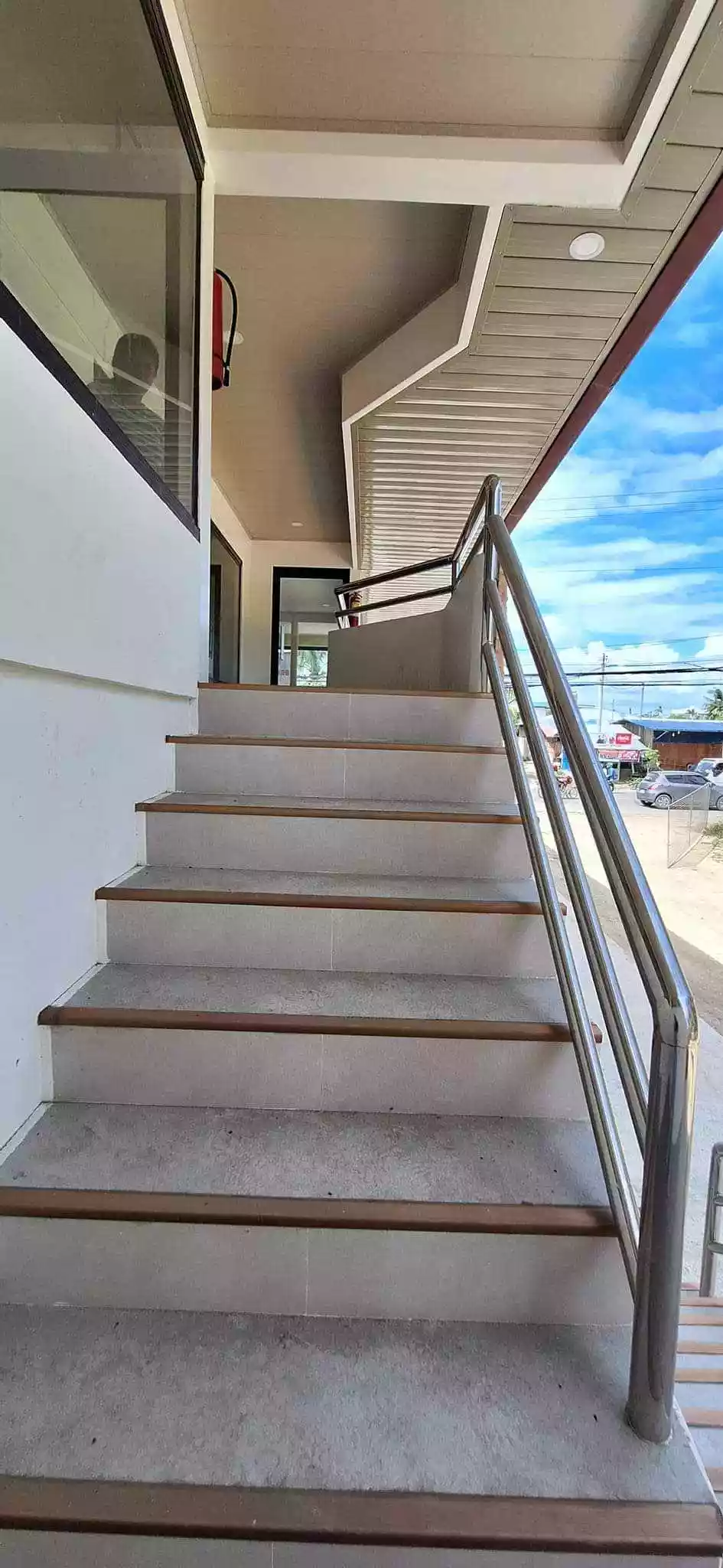 COMMERCIAL SPACES FOR RENT - photo 5