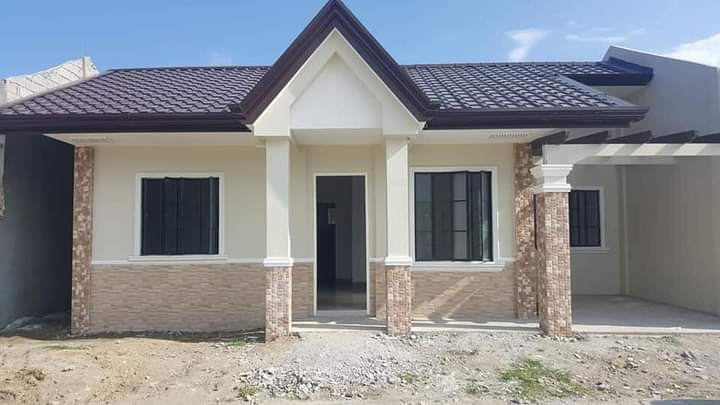 3BR Unit At Copeton Baysuites - Own A High End Condo Across Ayala Mall & Besides City Of Dreams — 3 Bedrooms in Pasay, Metro Manila, Philippines — Photo 2