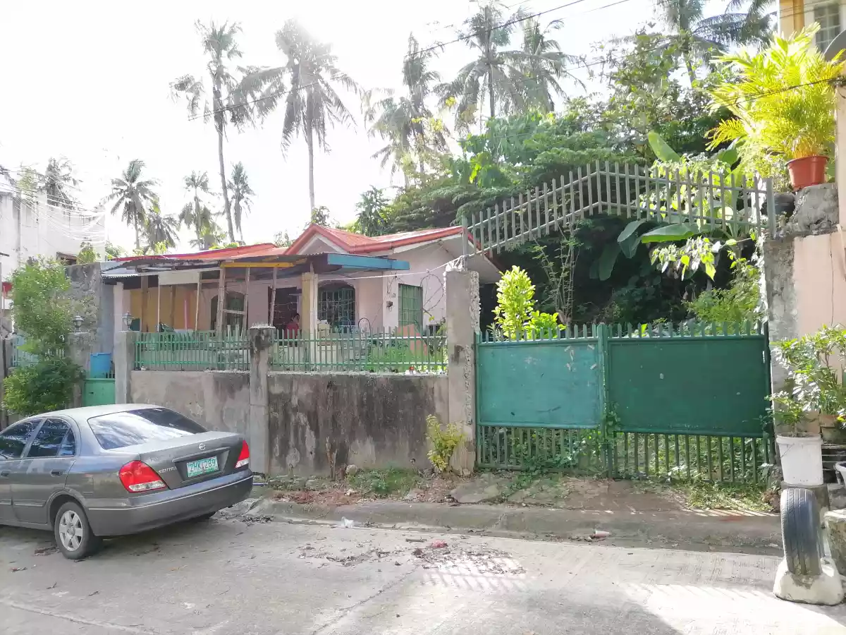 84 sqm House and 84sqm vacant lot FOR SALE