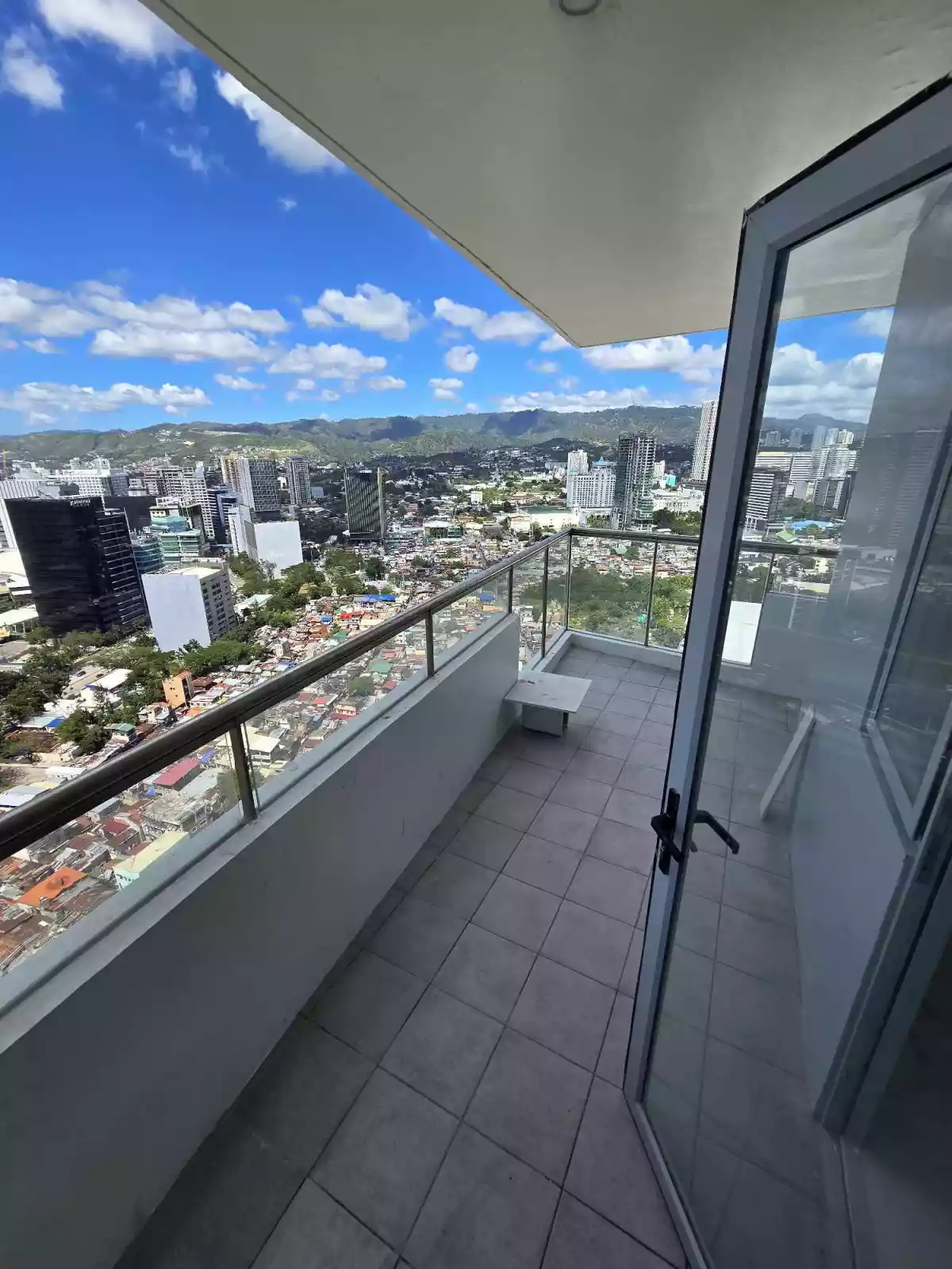2BEDROOMS with balcony FOR SALE IN TAFT EAST GATE FOR ONLY 11M  - photo 7