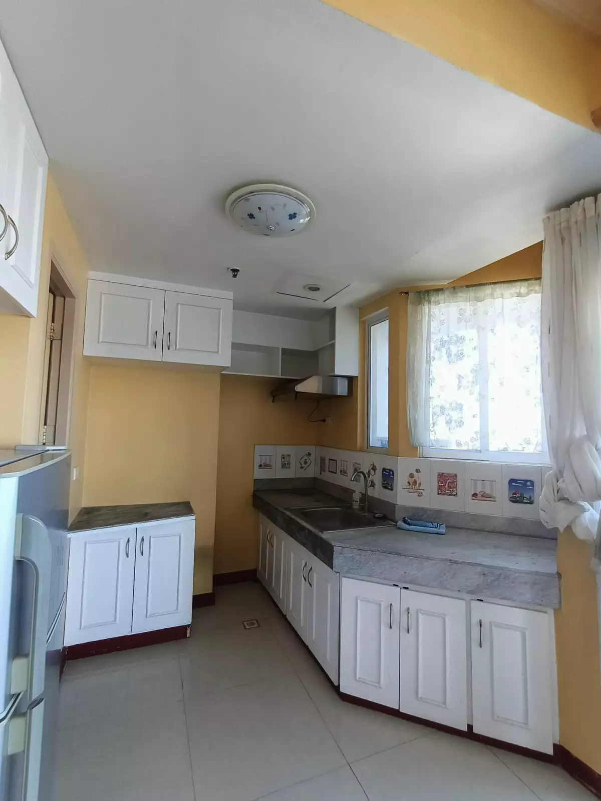 Rush Sale! 2 Bedroom Semi-Furnished Condo Unit in Cebu City! — 2 Bedrooms in Cebu City, Cebu, Philippines — Photo 2