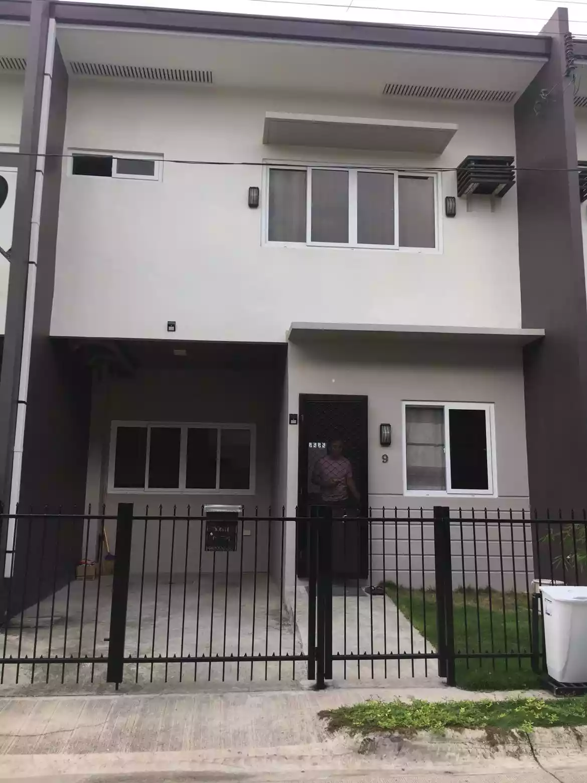 Fully Furnished 2sty Townhouse and lot with Parking for Sale