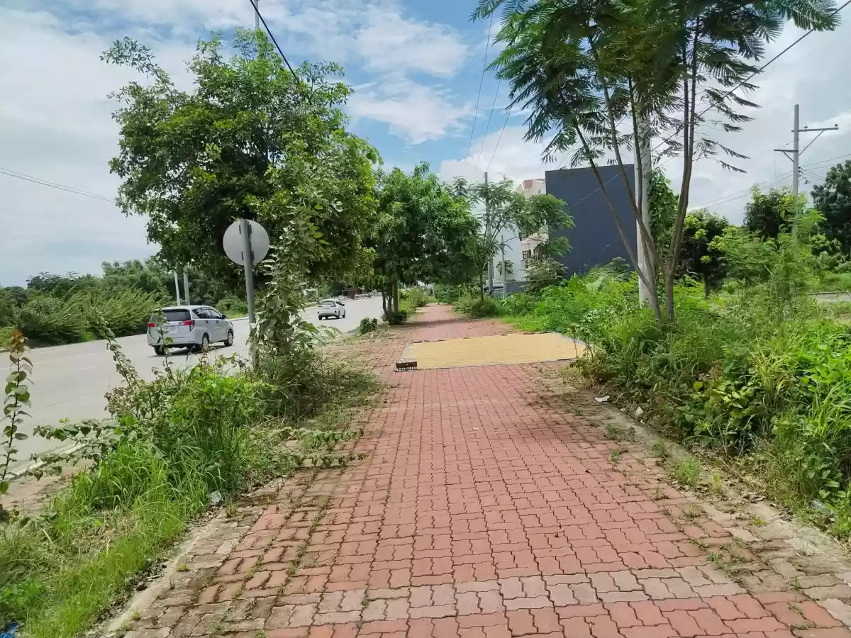 Commercial Lot in Green Meadows — Commercial Lot in Iloilo, Philippines — Photo 3
