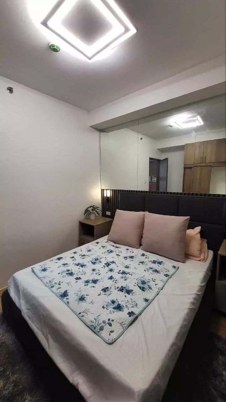 TOP FLOOR FULLY FURNISHED 1-BEDROOM CONDO IN DOWNTOWN CDO — 1 Bedroom in Barangay 23 (Pob.), Cagayan de Oro City, Misamis Oriental — Photo 3