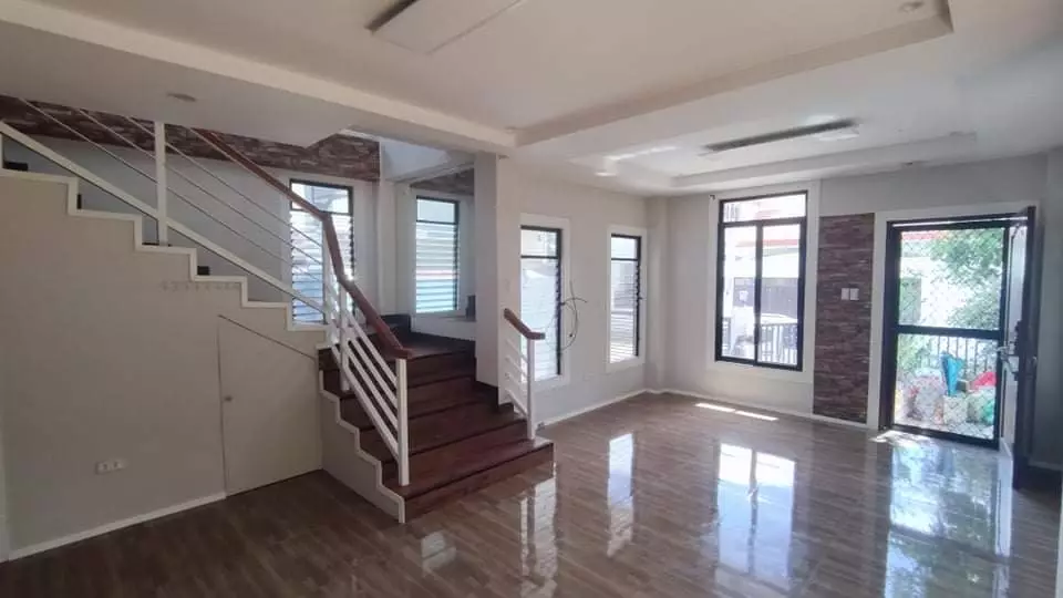 House and lot for sale - photo 2