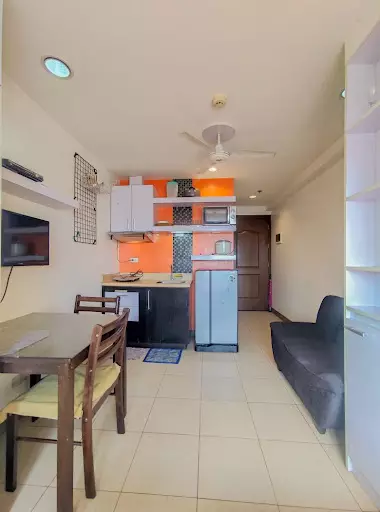 FOR LEASE | SEMI-FURNISHED STUDIO UNIT at Ridgewood — Studio in Carlos P. Garcia Avenue, Taguig, Metro Manila — Photo 2