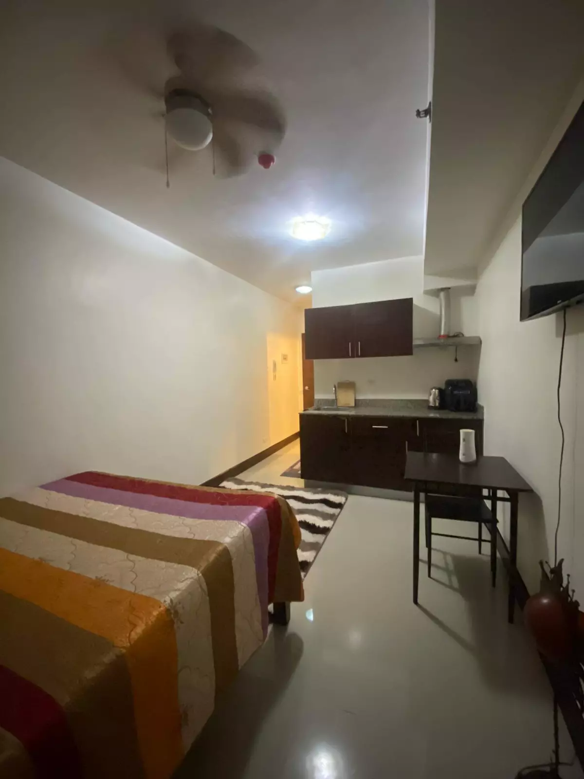 FOR SALE STUDIO UNIT IN GRAND RESIDENCES — Studio in Gov. M. Cuenco Avenue, Cebu City, Cebu — Photo 5