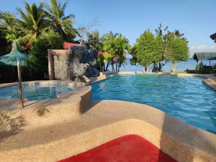 Beach Resort in Moalboal for Sale — Beach House / Resort in Cebu, Philippines — Photo 3