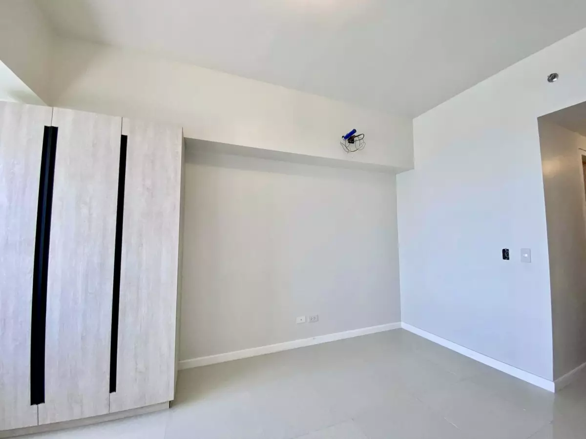 MANDANI BAY SEAVIEW STUDIO UNIT FOR SALE - photo 5