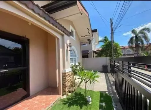 FOR SALE SPACIOUS BUNGALOW IN COLLINWOOD, MACTAN, CEBU — House and Lot in Lapu-Lapu City, Cebu, Philippines — Photo 4