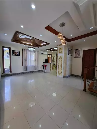 RUSH SALE: SEMI-FURNISHED VICTORIAN THEMED HOUSE & LOT IN BANAWA CEBU CITY — House and Lot in Cebu City, Cebu, Philippines — Photo 4