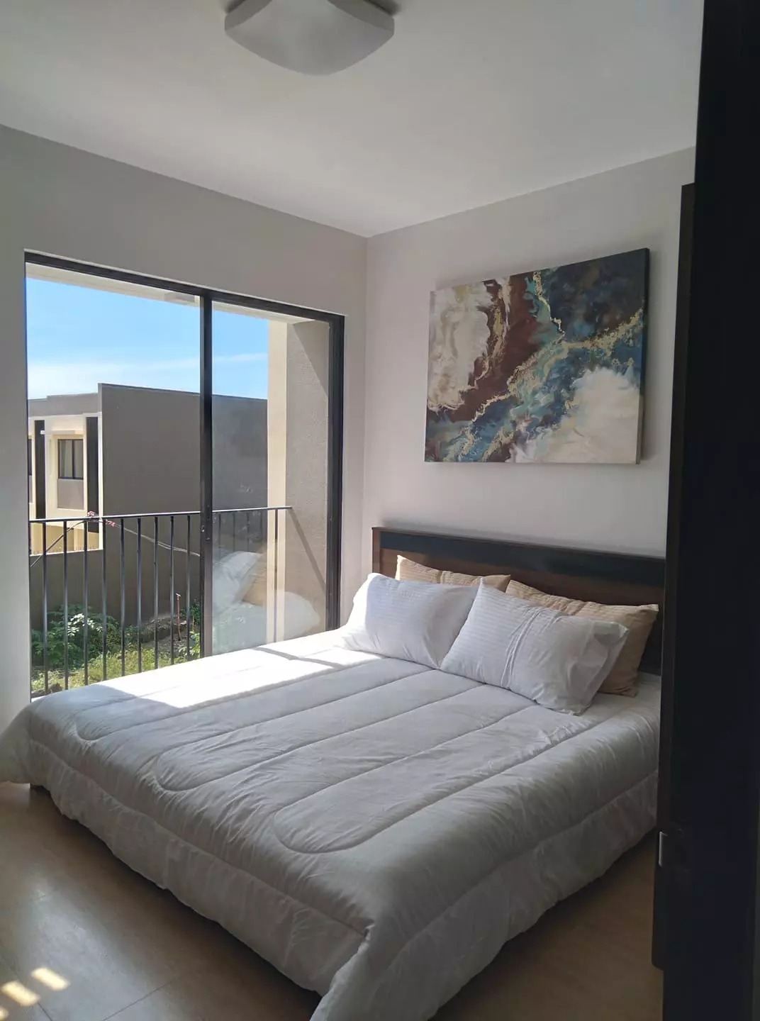 Open photo 13 of 18 — Turnberry Place 1 (2 STOREY TOWNHOUSE RFO)