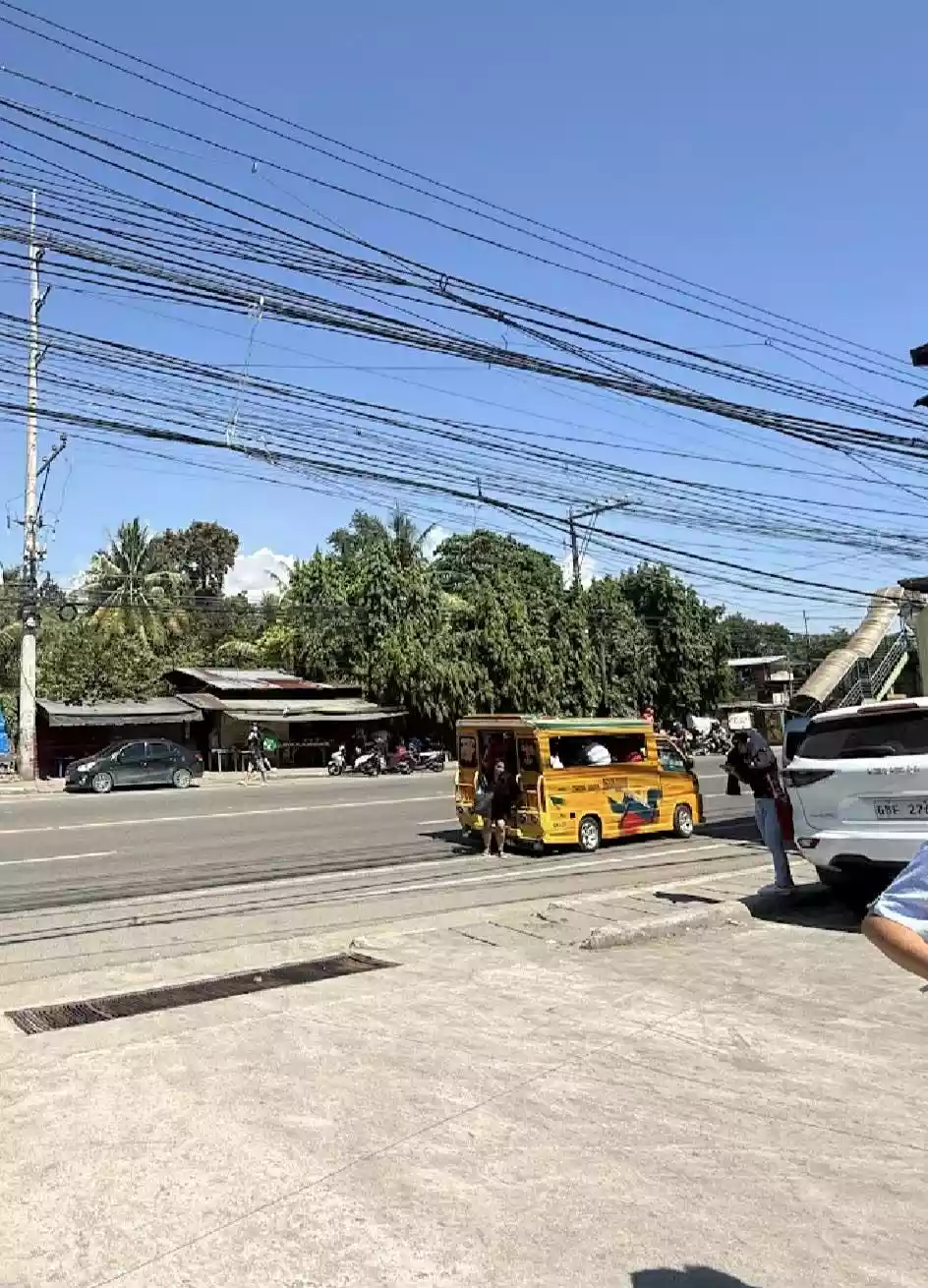 LAWAAN COMMERCIAL PROPERTY FOR SALE HOLDS NATIONAL HIGHWAY — Space in Talisay, Cebu, Philippines — Photo 2