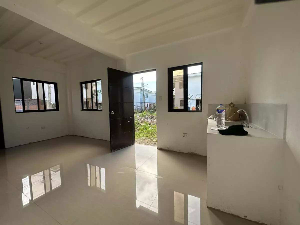 East VIllas House for Rent/Assume — House and Lot in Bacolod, Negros Occidental, Philippines — Photo 5